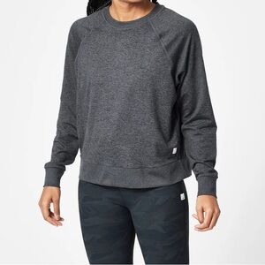 Vuori Women's Halo Crew Pullover in color Charcoal Heather